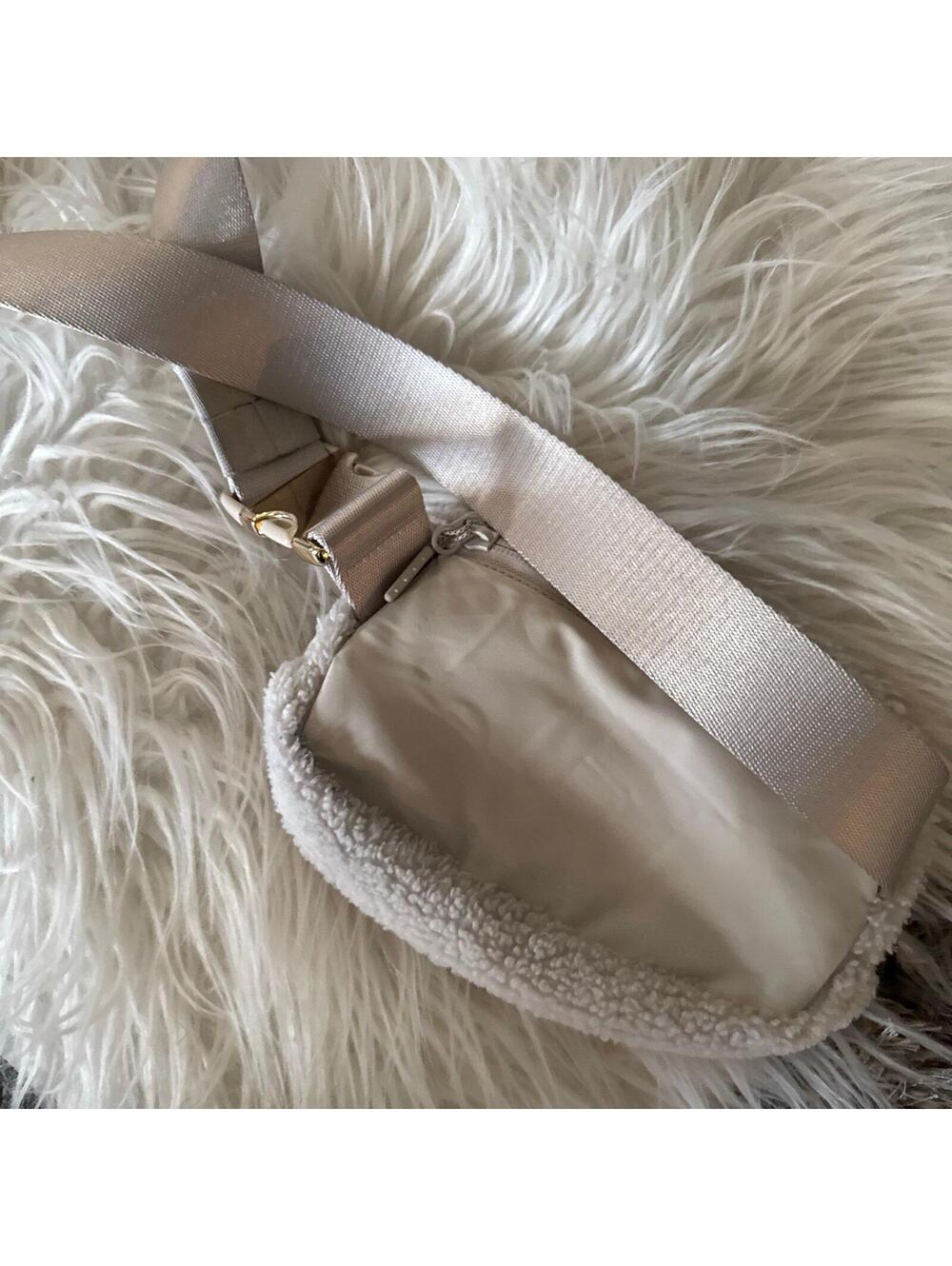 Lululemon belt bag - Picture 4 of 5